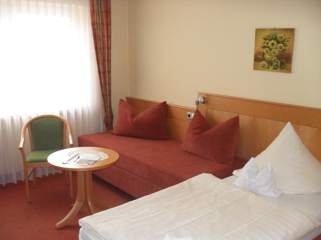 Hotel Reichsschenke Zum Ritter Gotz "Garni" Kröv Quarto foto